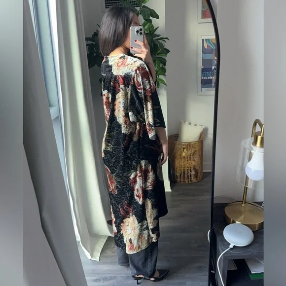 Velour Floral Print Duster Cardigan - Picture 3 of 7